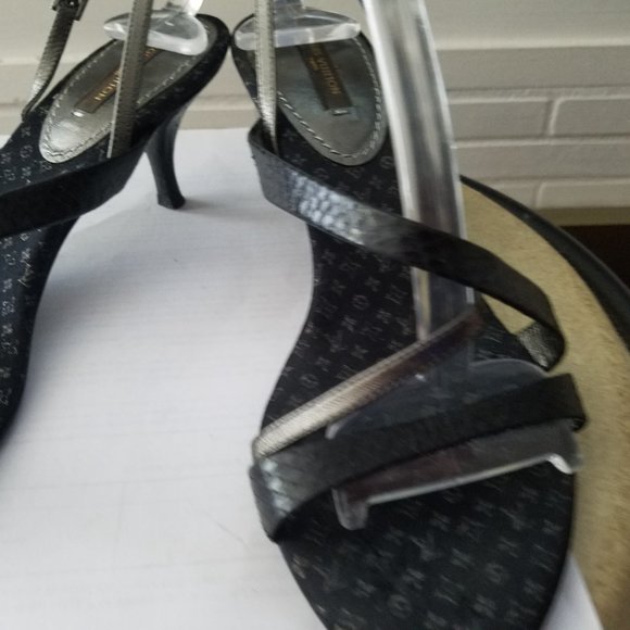 LOUIS VUITTON BLACK LEATHER ANKLE STRAP SANDALS HEELS 37-7 HEELS LV MONOGRAM - Picture 5 of 16